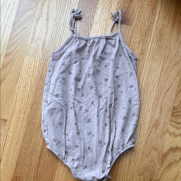 Muave with Flower Romper - Picture 3 of 3